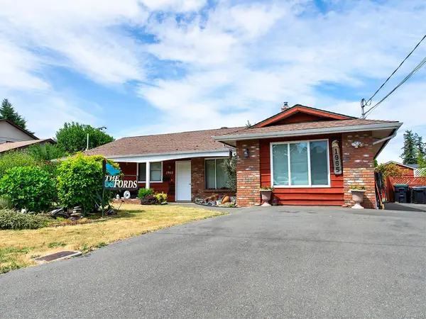 1965 Cougar Cres, Comox BC V9M 2K4 - 3 bed, 2 bath property for sale in Comox