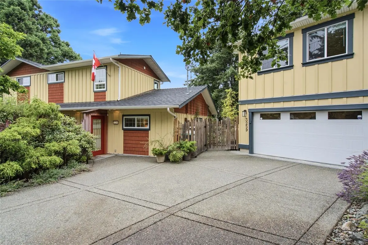 3259 Dolphin Dr, Nanoose Bay BC V9P 9J1