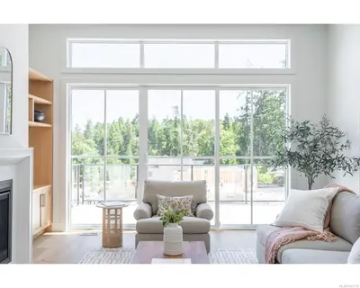 1043 Harewood Mines Rd, Nanaimo BC V9R 5P5
