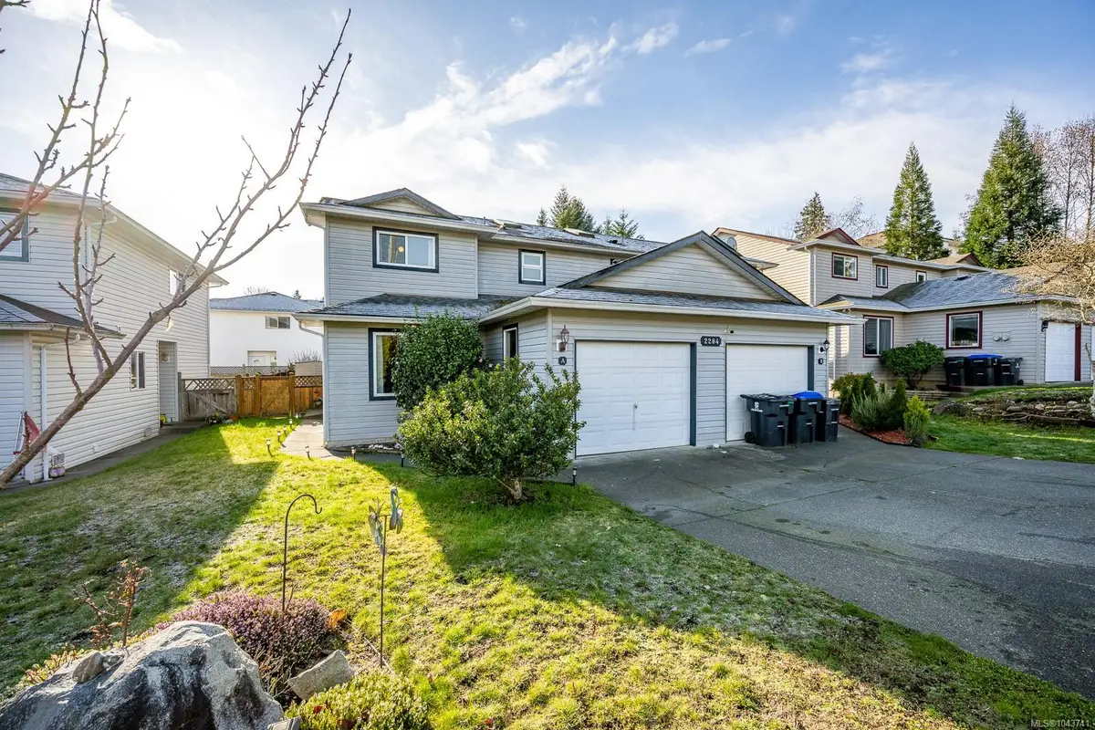 2284 1st St #A, Courtenay BC V9N 8X8
