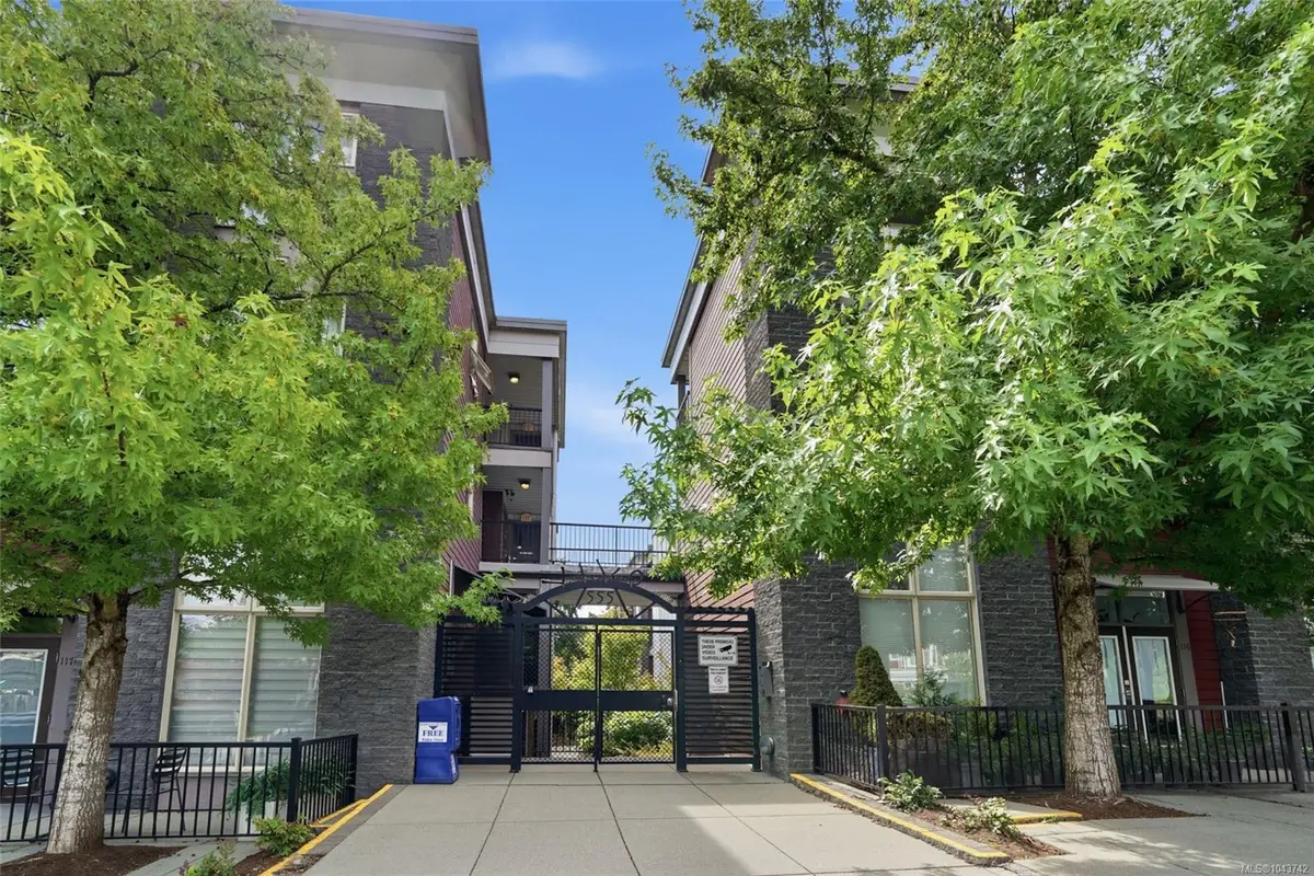 555 Franklyn St #304, Nanaimo BC V9R 2X9