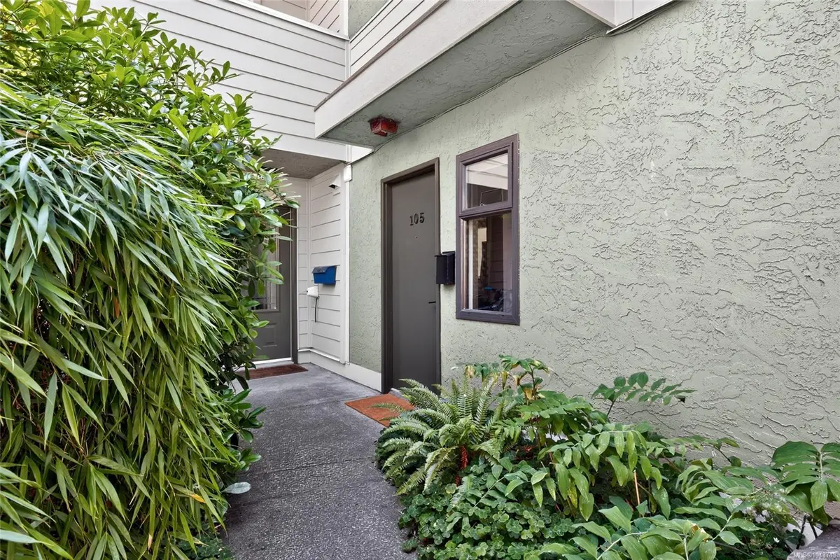 119 Ladysmith St #105, Victoria BC V8V 1J3
