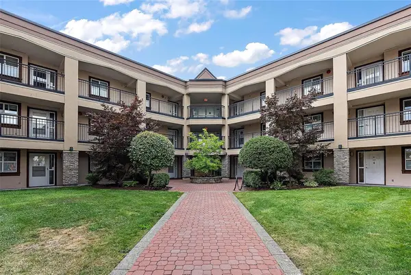 3969 Shelbourne St #212, Saanich BC V8N 6J5 - 2 bed, 2.0 bath in Saanich