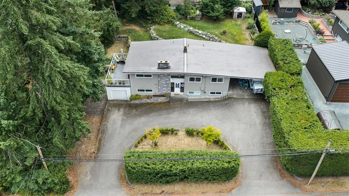 1080 Maple Bay Rd, Duncan BC V9L 5X1
