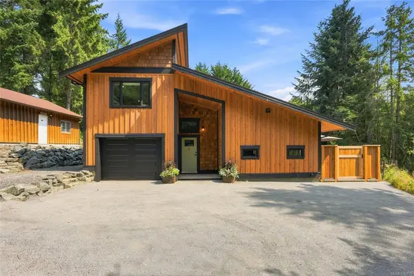 2551 Schirra Dr, Nanoose Bay BC V9P 9J9 - 4 bed, 3 bath property for sale in Nanoose Bay