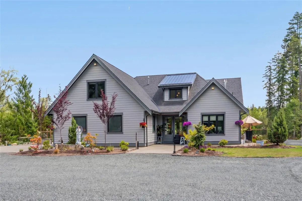 1248 Station Rd, Coombs BC V0R 1M0