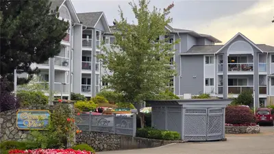 3206 Alder St #108, Saanich BC V8X 5A4
