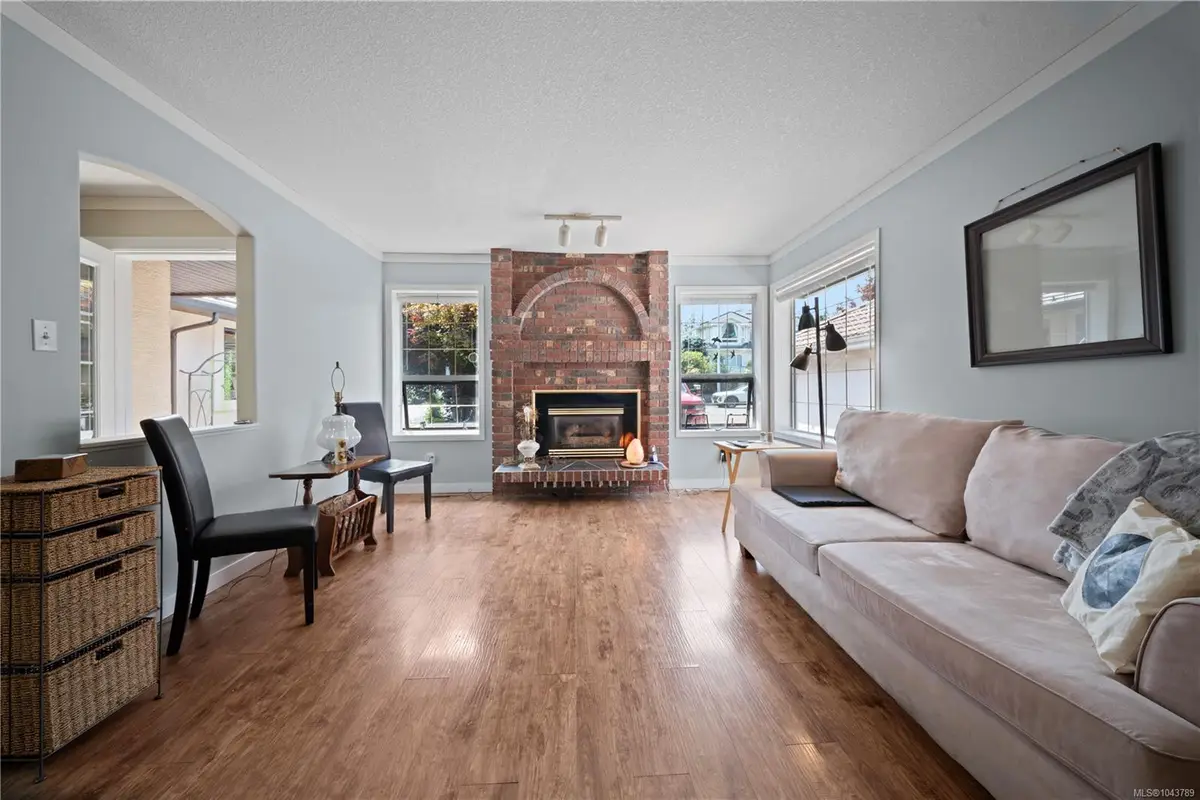 5334 Georgiaview Cres, Nanaimo BC V9T 5Z7