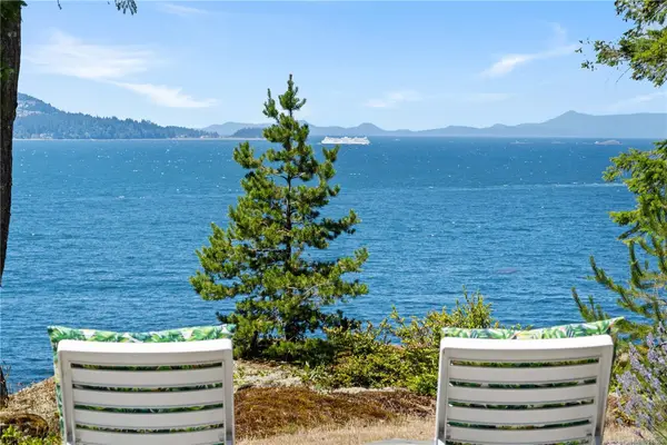 879 Canso Rd, Gabriola Island BC V0R 1X2 - 4 bed, 3.0 bath in Gabriola Island