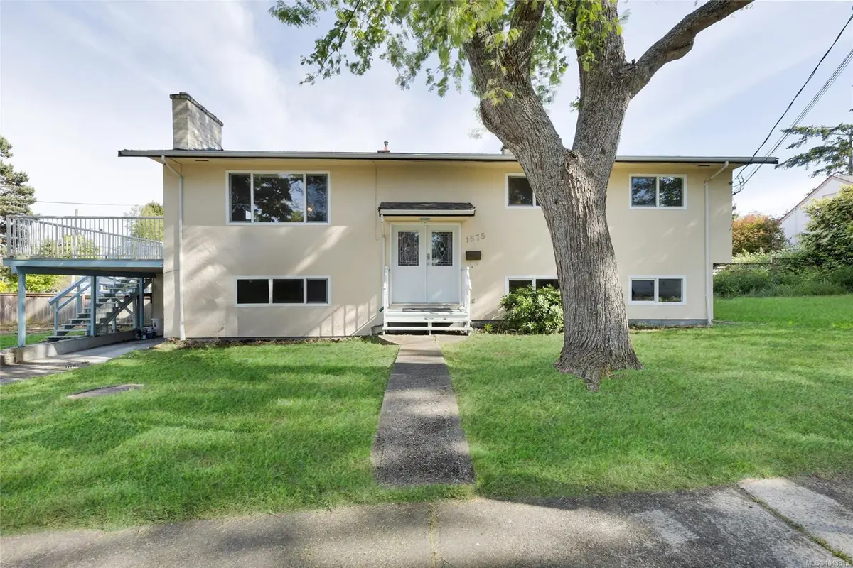 1575 Burton Ave, Victoria BC V8T 2N3