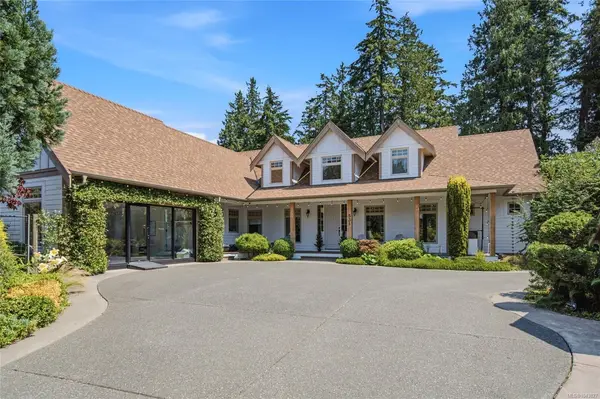 531 Yambury Rd, Qualicum Beach BC V9K 1C5 - 3 bed, 3 bath property for sale in Qualicum Beach