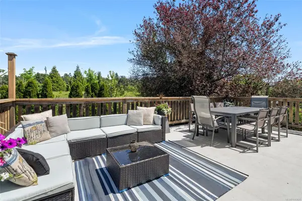 4147 Hawkes Ave, Saanich BC V8Z 3Y9 - 5 bed, 2.0 bath in Saanich