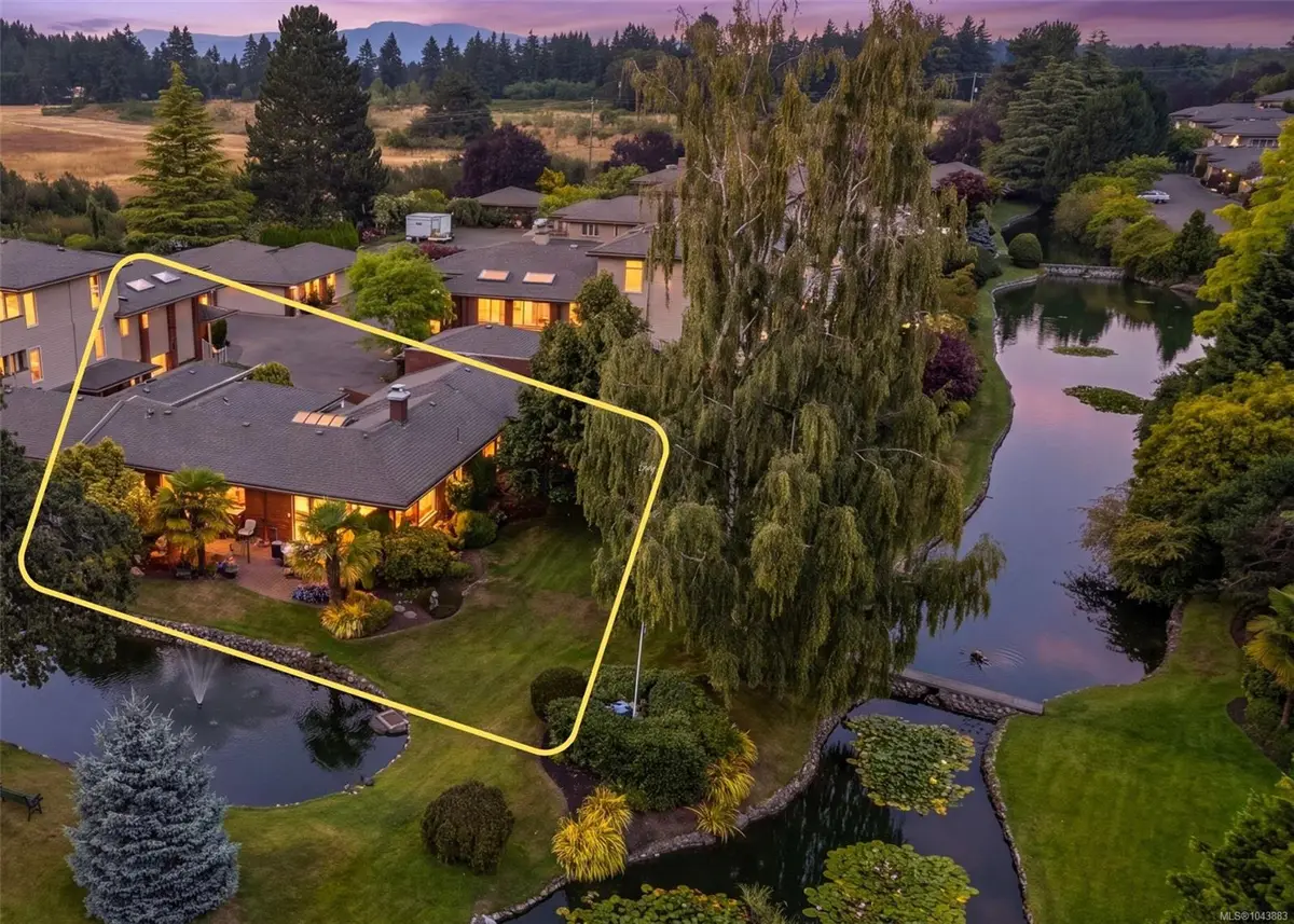 2345 Cedar Hill Cross Rd #129, Oak Bay BC V8P 5M8