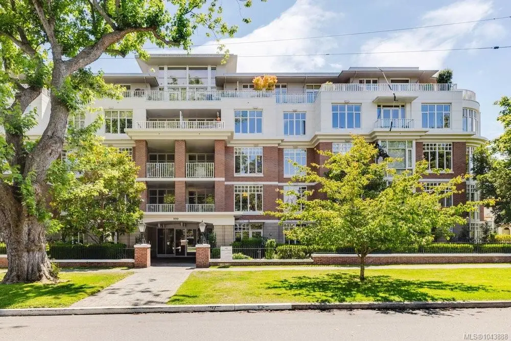 999 Burdett Ave #214, Victoria BC V8S 1G6