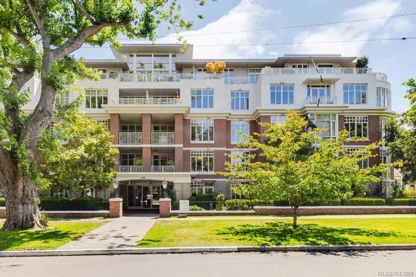 999 Burdett Ave #214, Victoria BC V8S 1G6 - 2 bed, 2.0 bath in Victoria