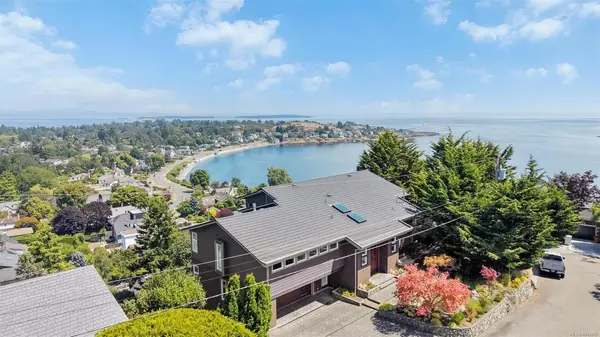 141 Denison Rd, Oak Bay BC V8S 4K2 - 3 bed, 3.0 bath in Oak Bay
