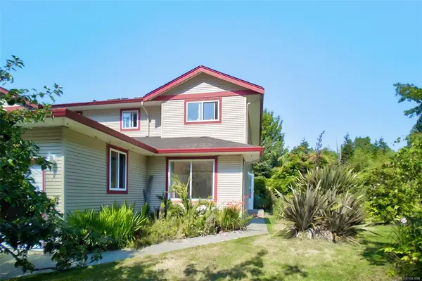 330 Lone Cone Rd #B, Tofino BC V0R 2Z0 - 3 bed, 3 bath property for sale in Tofino