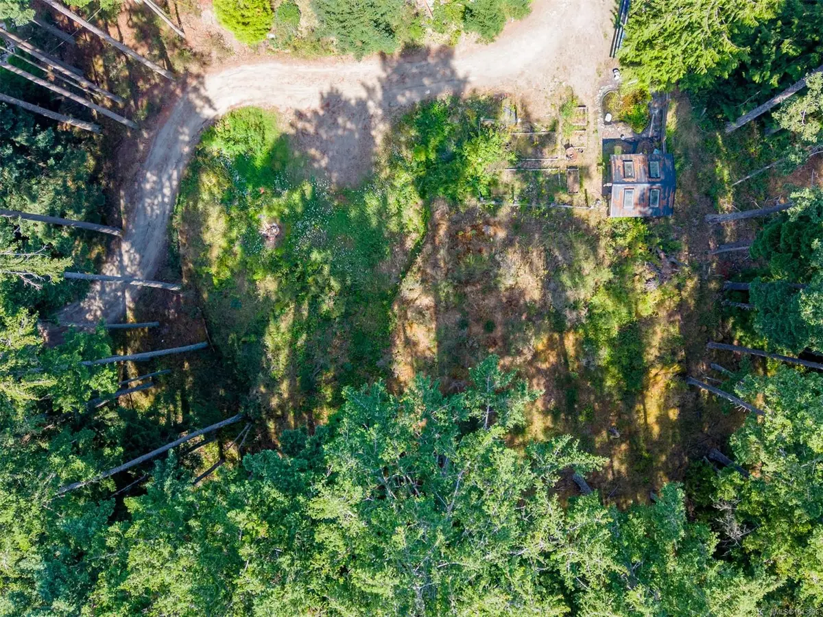 4622 Sailor Rd, Pender Island BC V0N 2M0