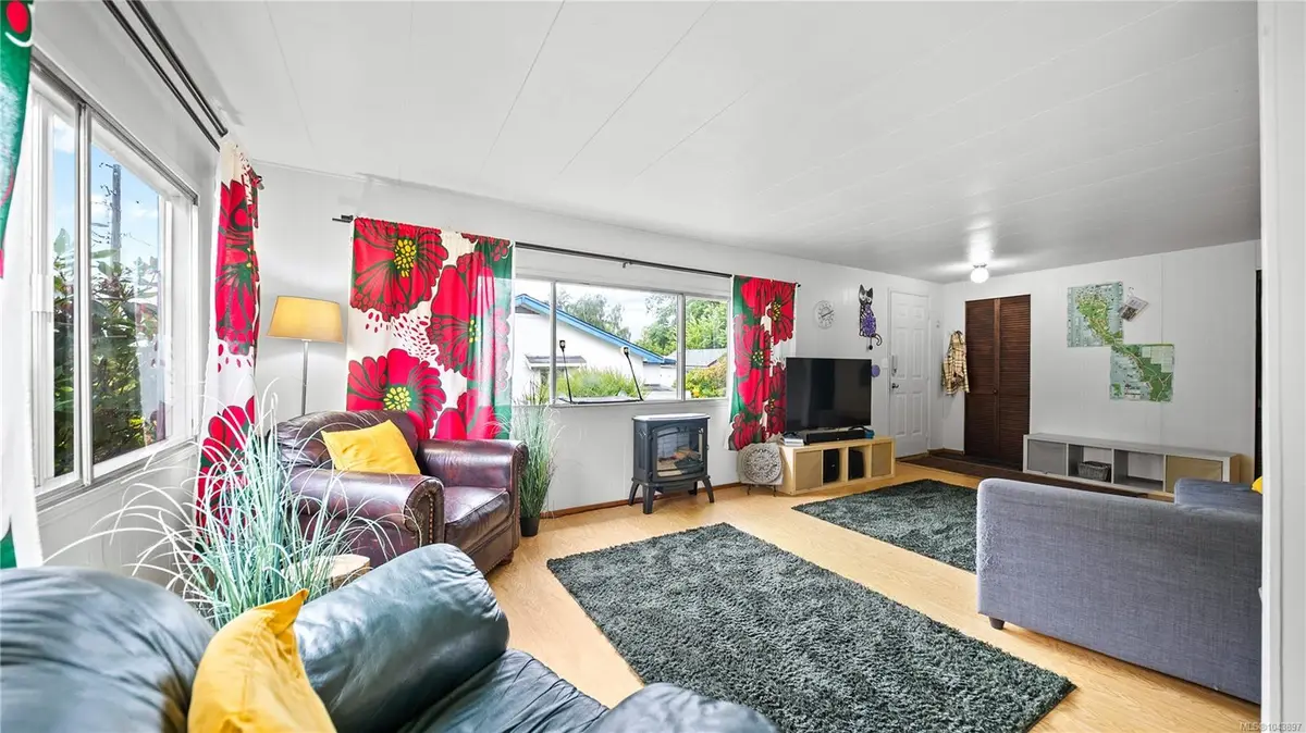 240 Campbell St, Tofino BC V0R 2Z0