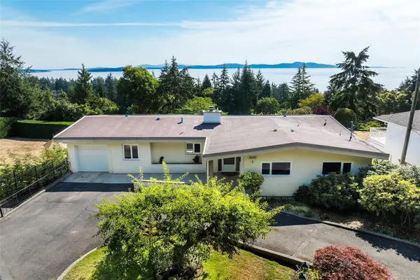 5175 Polson Terr, Saanich BC V8Y 2C5 - 6 bed, 3.0 bath in Saanich