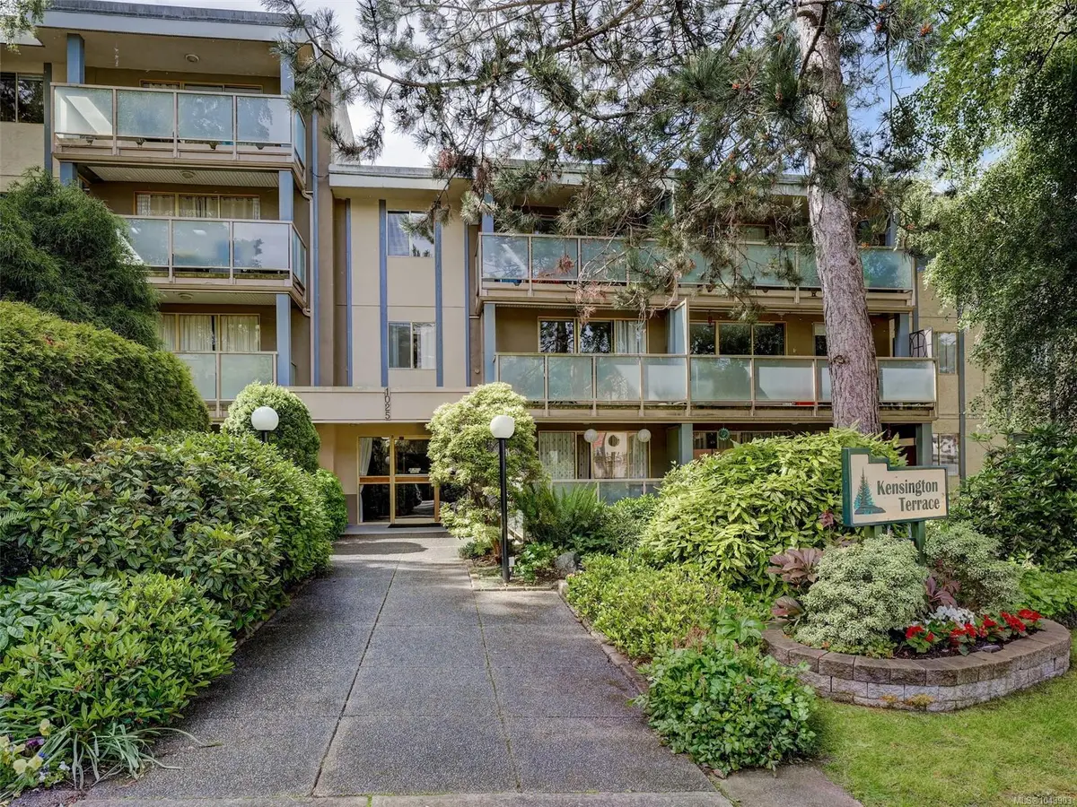 1025 Inverness Rd #416, Saanich BC V8X 2S2