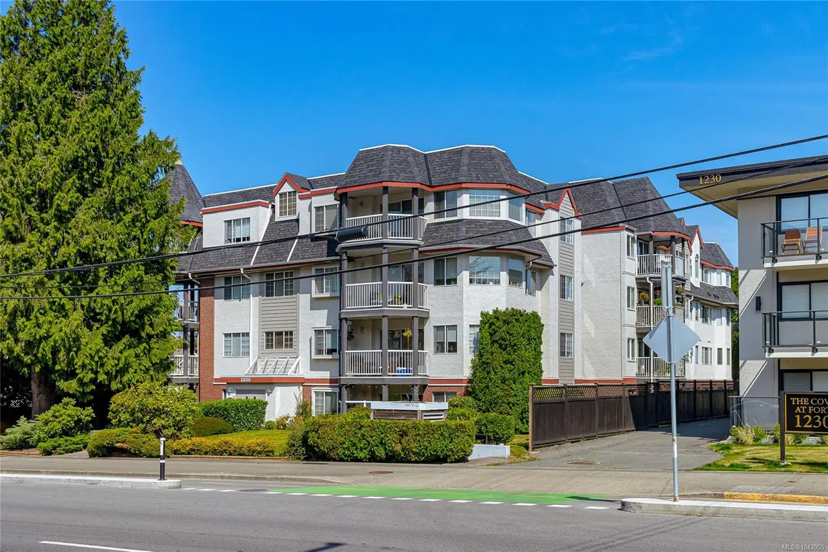 1220 Fort St #101, Victoria BC V8V 3L2