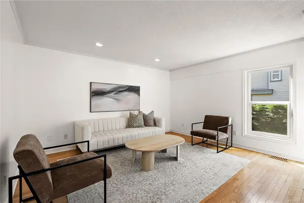 108 Dallas Rd #4, Victoria BC V8V 1A3 - 2 bed, 2 bath property for sale in Victoria