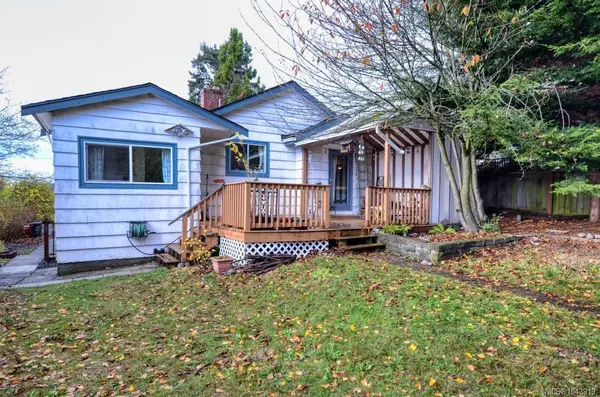 871 Fleming St, Esquimalt BC V9A 5V3 - 3 bed, 2.0 bath in Esquimalt