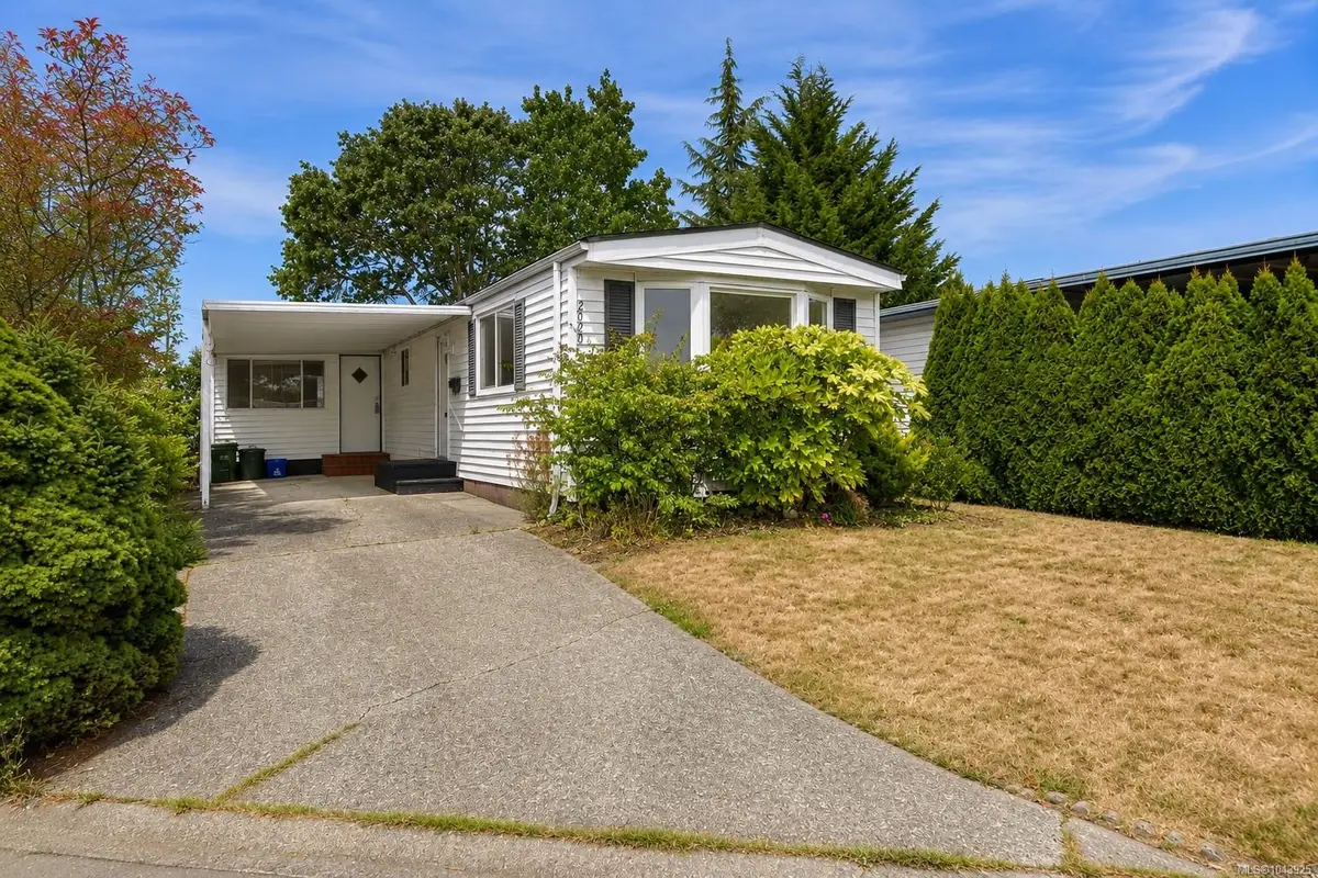 2020 Gateside Pl, Sidney BC V8L 4G2