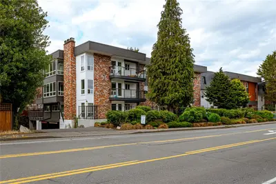 1725 Cedar Hill Cross Rd #309, Saanich BC V8P 2P8