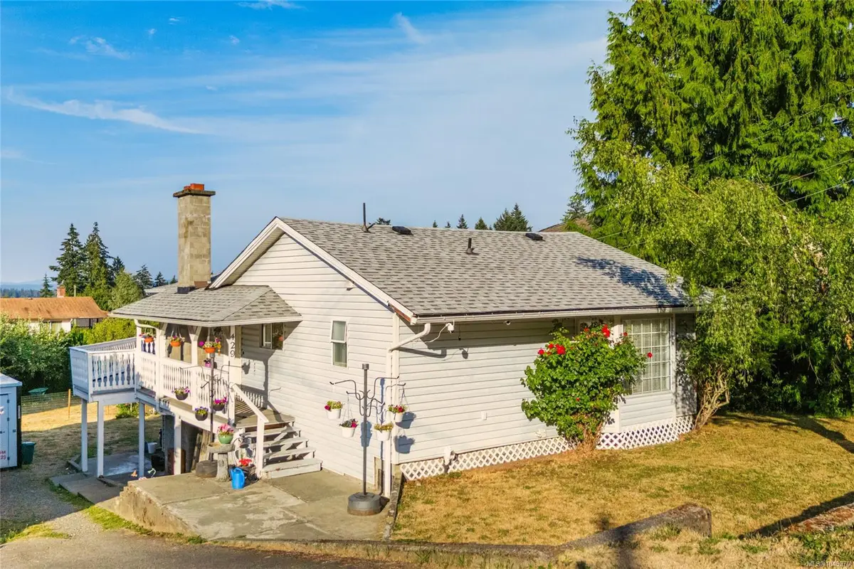 429 Davis Rd, Ladysmith BC V9G 1V4