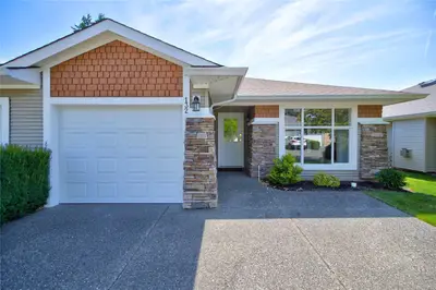 1919 St. Andrews Pl #132, Courtenay BC V9N 9J4