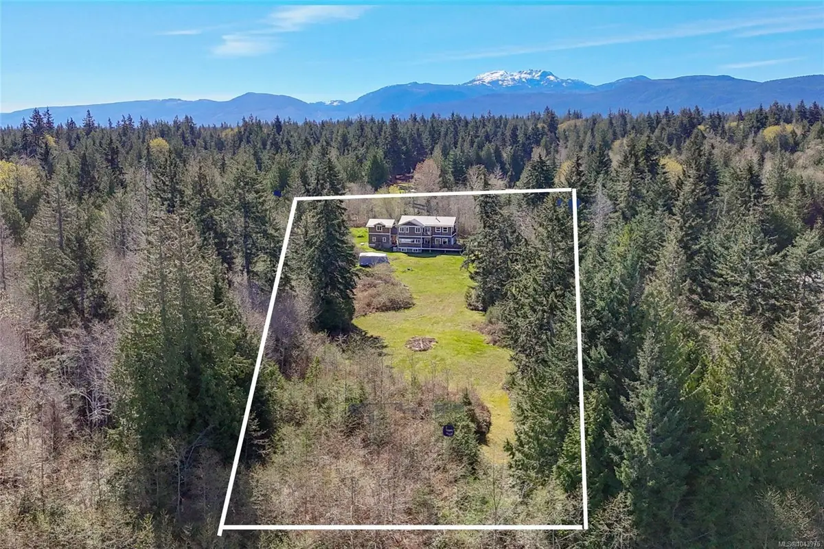 2835 Olympic Rd, Qualicum Beach BC V9K 2L8