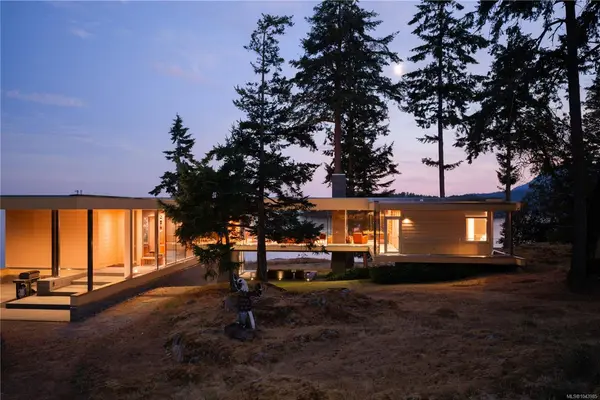 224 Bay Ridge Pl, Salt Spring BC V8K 1W5 - 4 bed, 7 bath property for sale in Salt Spring