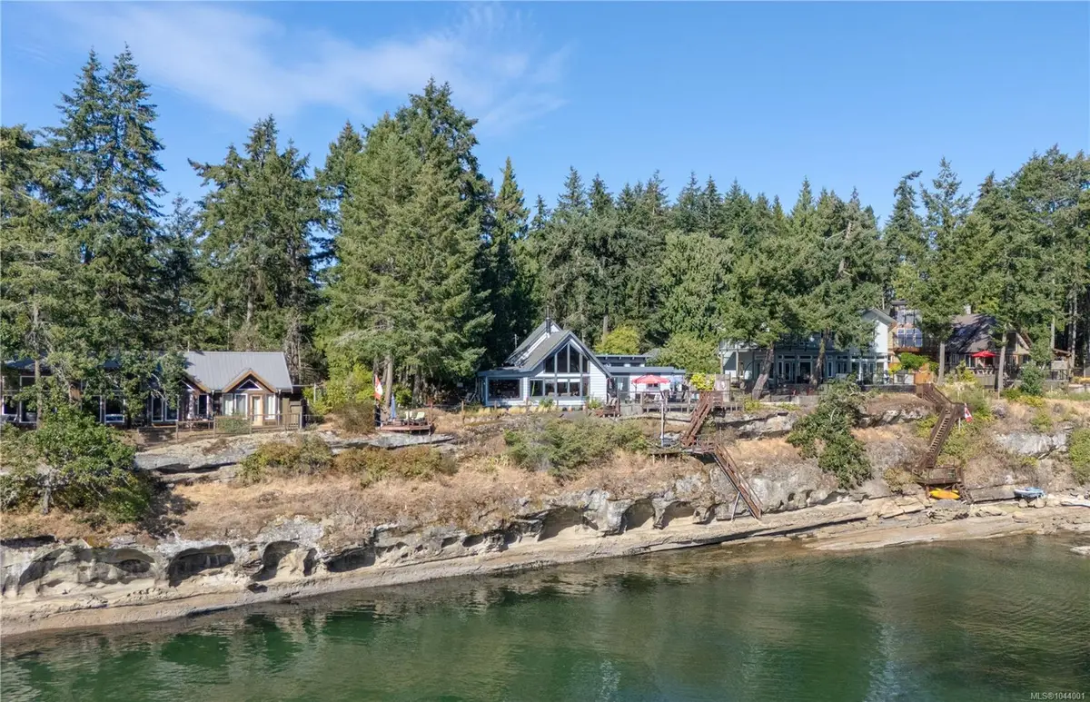 109 Malaspina Dr, Gabriola Island BC V0R 1X1