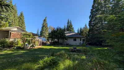 100 Elk Rd, Lake Cowichan BC V0R 2G0