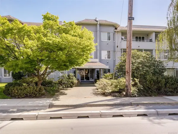 3921 Shelbourne St #208, Saanich BC V8P 4H9 - 2 bed, 2 bath in Saanich