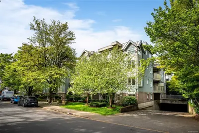 2710 Grosvenor Rd #202, Victoria BC V8T 3M9