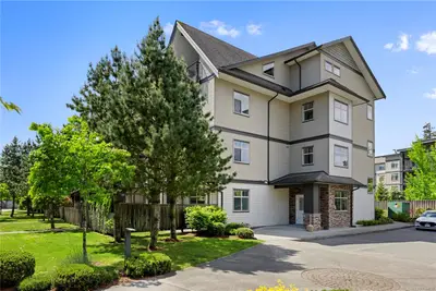2117 Meredith Rd #204, Nanaimo BC V9S 2N2