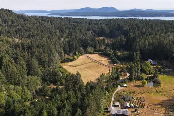 190 McLennan Dr, Salt Spring BC V8K 1X2 - 2 bed, 2 bath property for sale in Salt Spring