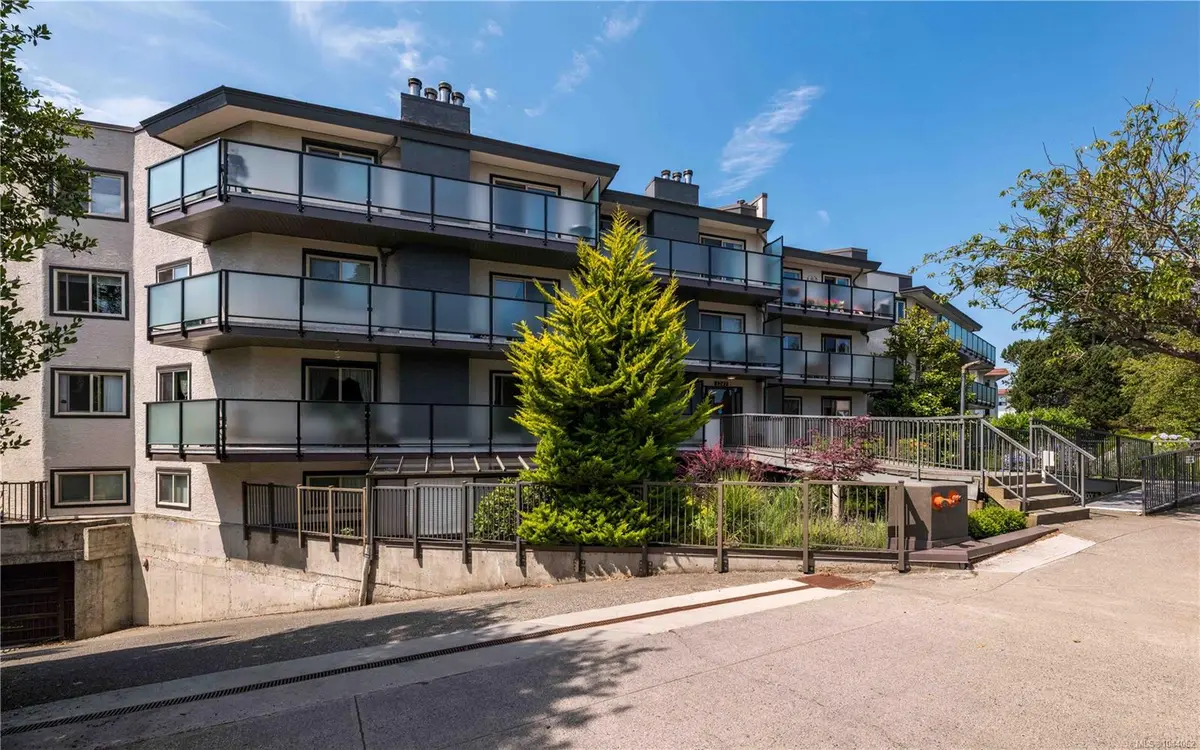 1241 Fairfield Rd #108, Victoria BC V8V 3B3