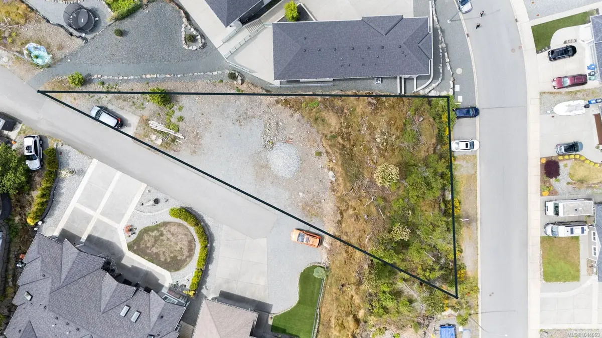 104 Bray Rd, Nanaimo BC V9T 0C2