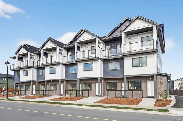 704 Beaver Creek Blvd #8, Campbell River BC V9H 0E9 - 3 bed, 3.0 bath in Campbell River