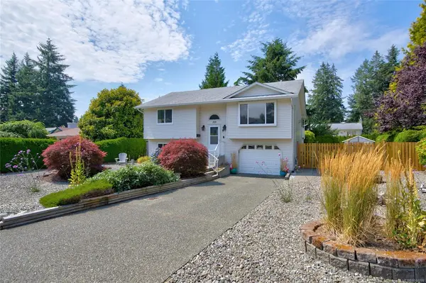325 Quarry Rd, Comox BC V9M 3C4 - 3 bed, 2 bath property for sale in Comox