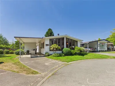 9320 Trailcreek Dr, Sidney BC V8L 4M6