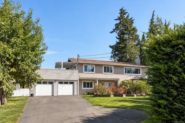 7031 West Saanich Rd, Central Saanich BC V8M 1G8 - 5 bed, 3 bath property for sale in Central Saanich