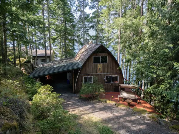 7 Baikie Dr, Campbell River BC V9W 2C5 - 2 bed, 1.0 bath in Campbell River