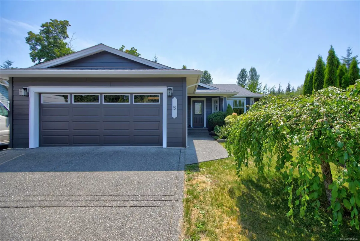 5 Strathcona Crt, Campbell River BC V9H 1W3