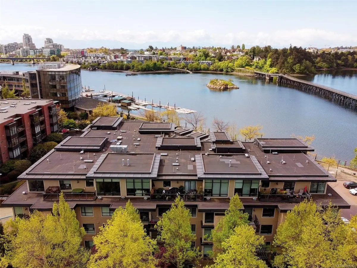 330 Waterfront Cres #206, Victoria BC V8T 5K3