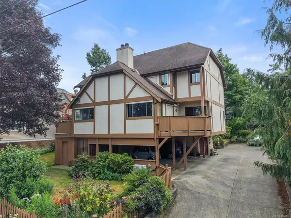 1335 Rudlin St, Victoria BC V8V 3R9 - 4 bed, 3.0 bath in Victoria